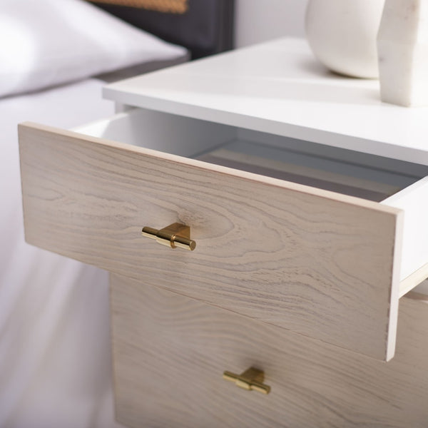 Safavieh Genevieve 2-Drawer Nightstand – Timeless Vintage Charm With Modern Design For Every Bedroom Style White / White Washed NST5002D