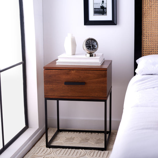 Safavieh Marquise 1-Drawer Nightstand: Modern Industrial Design With Warm Mahogany & Metal Frame Storage Solution NST5005A