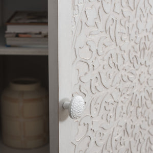 Safavieh Tiriaq Elegant White-Washed Mango Wood Nightstand With Hand-Carved Details And Ample Storage Space NST5310B