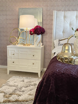 Safavieh Luiza 2-Drawer Nightstand - Chic Chinoiserie Design, Glossy White Finish & Glam Gold Hardware NST6602A