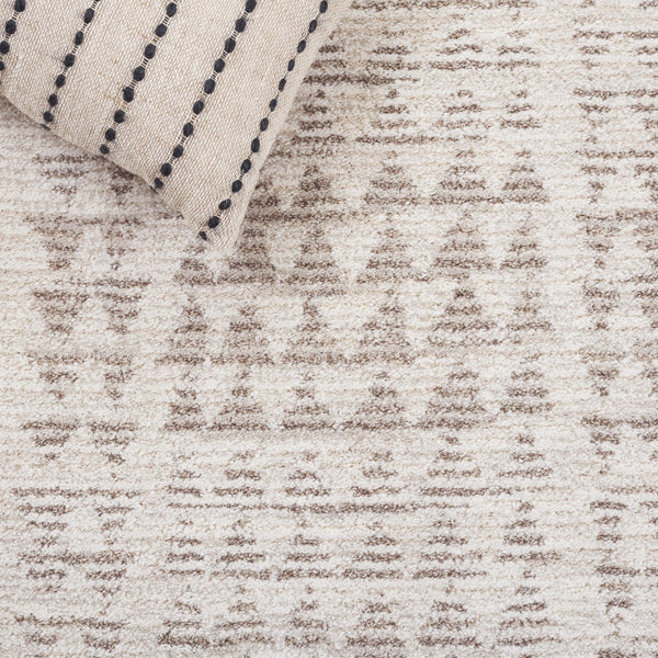 Safavieh Northport Exquisite Area Rug Runner - Modern Elegance For Hallways & Narrow Spaces, Crafted In Turkey Ivory ,Beige 55% Polyester,45% Polypropylene Ntp416a-5