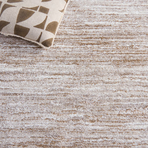 Safavieh Northport Elegant Taupe And Ivory Area Rug - Stylish Power Loomed Design For Modern Spaces Taupe ,Ivory 65% Polypropylene,35% Polyester Ntp804e-8