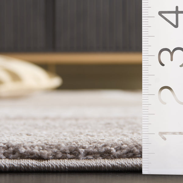 Safavieh Northport Contemporary Runner Rug – Elegant Taupe & Ivory Design For Stylish Home Decor Accents Taupe ,Ivory 65% Polypropylene,35% Polyester Ntp812e-5