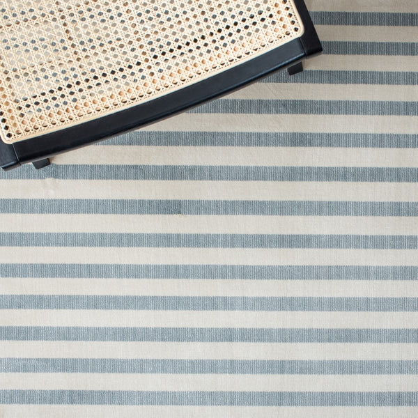 Safavieh Orwell 352 Power Loomed Contemporary Rug Ivory / Blue 5'-3" x 7'-7"