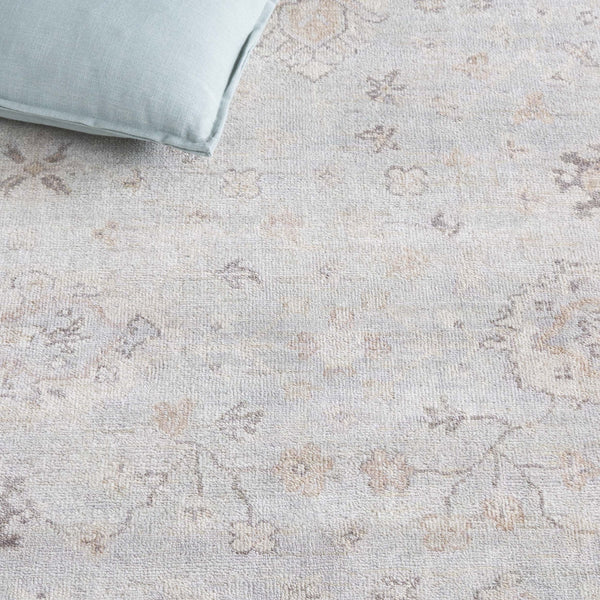 Safavieh Oushak Hand-knotted Area Rug – Elegant Floral Design In Soft Grey And Beige, Perfect For Any Space Light Grey ,Beige 80% Wool,20% Cotton Osh651g-6