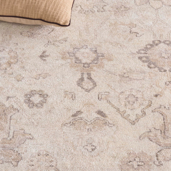 Safavieh Oushak Area Rug – Hand-knotted Luxury In Soft Wool & Cotton Blend For Timeless Elegance & Comfort Beige ,Light Grey 80% Wool,20% Cotton Osh654b-6