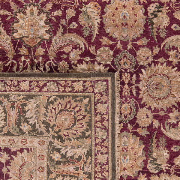 Safavieh Old World Elegant Wool Area Rug - Timeless Design For Luxurious Living Spaces And Classic Decor Burgundy ,Green 100% Wool Pile Ow115a-cnr