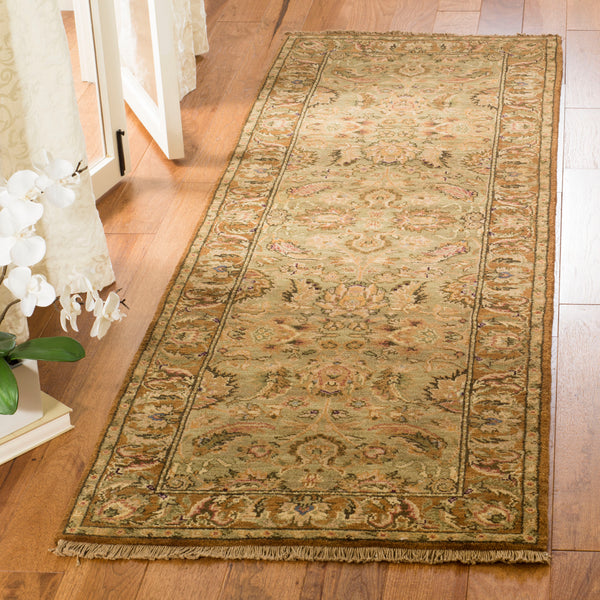 Safavieh Old World Elegant Wool Area Rug - Timeless Design For Luxurious Living Spaces And Classic Decor Light Green ,Gold 100% Wool Pile Ow115c-cnr