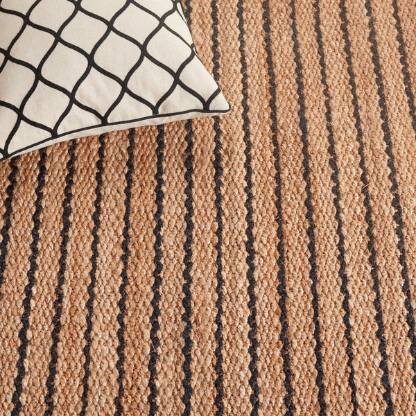 Safavieh Palm Elegant Area Rug - Modern Black And Natural Striped Design For Timeless Home Decor Sophistication Natural ,Black 80% Jute & 20% Coir Pab630z-5