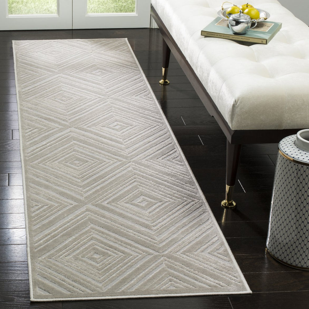 Safavieh Paradise Luxurious Viscose Pile Runner Rug - Elegant Geometric Design For Modern Spaces, Belgium Made Silver Viscose Pile Par948b-28