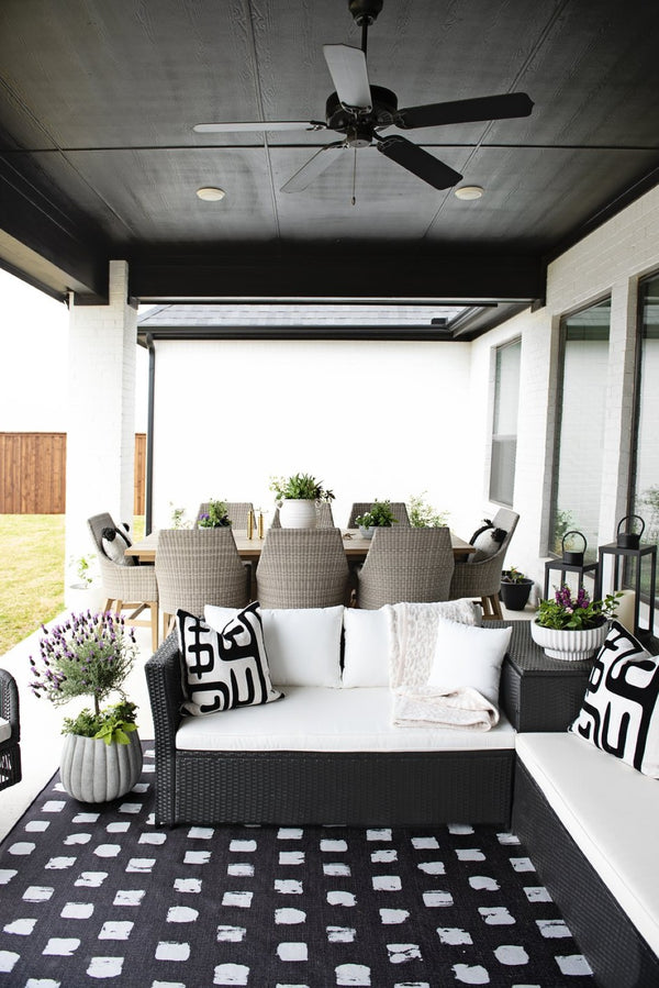 Safavieh KASTON Planter - Modern Light Grey Concrete with Textured Ripple Design for Outdoor Spaces PAT1522B