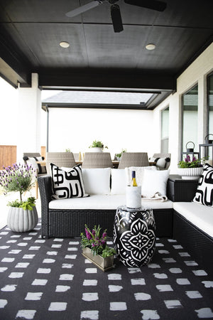 Safavieh KASTON Planter - Modern Light Grey Concrete with Textured Ripple Design for Outdoor Spaces PAT1522B