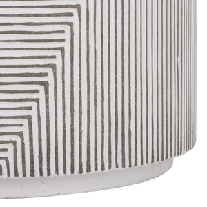 Safavieh Verona Side Table - Elegant White & Grey Ficonstone Outdoor Furniture For Stylish Patios & Gardens White ,Grey  Pat1541a