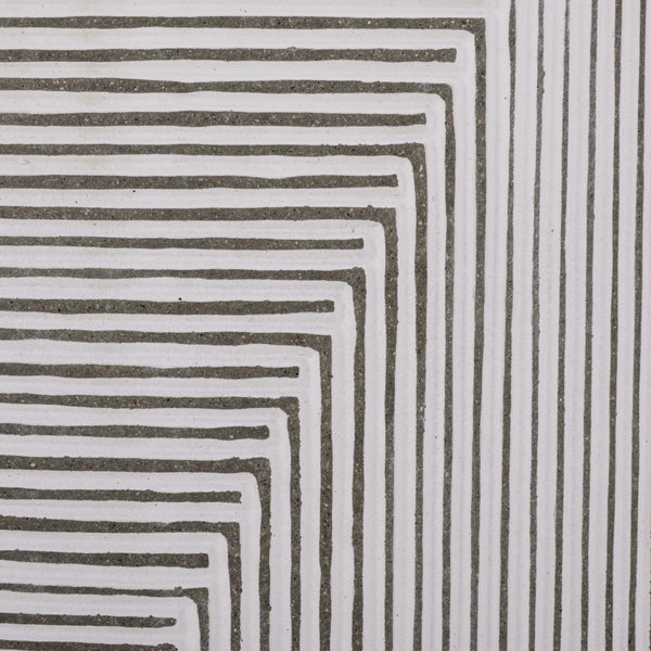 Safavieh Verona Side Table - Elegant White & Grey Ficonstone Outdoor Furniture For Stylish Patios & Gardens White ,Grey  Pat1541a