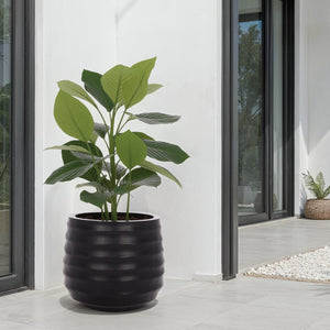 Safavieh Marta Planter Pot - Elegant Black Ficonstone Design For Gardens And Patios, Timeless Appeal Black Ficonstone Pat1542a