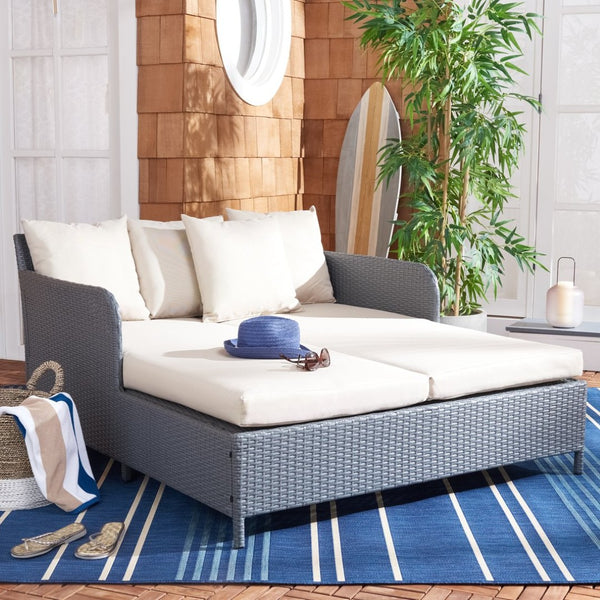 Safavieh AUGUST Daybed - Luxurious Outdoor Lounging with Plush Cushions for Poolside Relaxation & Style Titanium / Sand PAT2500A