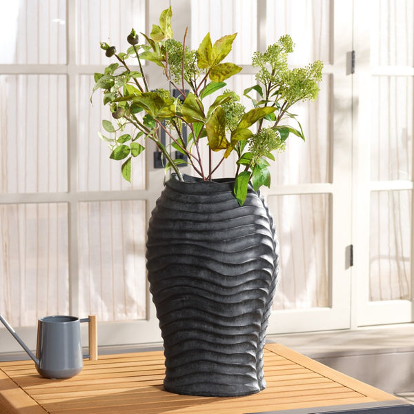 Safavieh DAMIAN Planter Pot - Modern Durable Outdoor Accent for Patios and Gardens, Weather-Resistant Design Black PAT5043E