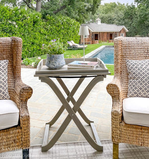 Safavieh COVINA Tray Table - Elegant Outdoor Furniture for Alfresco Entertaining, Compact & Portable Design Ash Grey PAT6716B