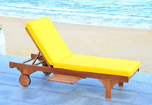 Safavieh NEWPORT Lounge Chair – Elegant Outdoor Seating with Classic Design, Comfortable Cushion & Table Natural / Yellow PAT7022A