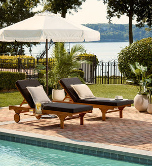 Safavieh NEWPORT Lounge Chair – Elegant Outdoor Seating with Classic Design, Comfortable Cushion & Table Natural / Black PAT7022X