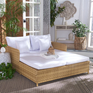 Safavieh CADEO Outdoor Daybed – Luxurious Wicker Frame with Plush Cushions for Relaxing Poolside Retreat Natural / White PAT7500D