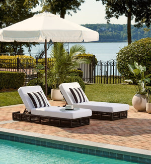 Safavieh GILLIAN Coastal Daybed with Woven Rope Accents for Relaxing Outdoor Lounging by the Pool or Patio Black / White PAT7527B