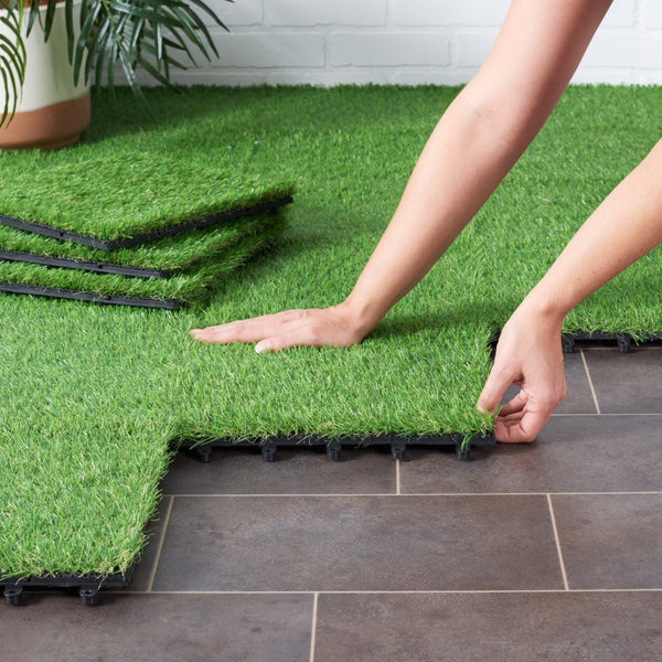 Safavieh PAJU Grass Floor Tiles - Interlocking Green Patios & Decks, Quick Install, Durable & Low-Maintenance PAT7910A