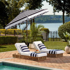Safavieh VIENNA 9FT Crank Umbrella – Elegant Coastal Shade with Scalloped Edge for Stylish Outdoor Spaces Black / White PAT8011D