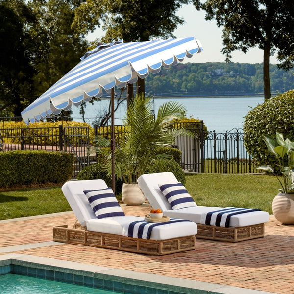Safavieh VIENNA 9FT Crank Umbrella – Elegant Coastal Shade with Scalloped Edge for Stylish Outdoor Spaces Baby Blue / White PAT8011U