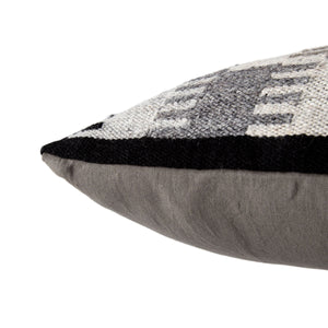 Jaipur Living Jaipur Living Terzan Wool Cotton Geometric Triangle Pillow Cover for Modern Rooms Gray PLC101940