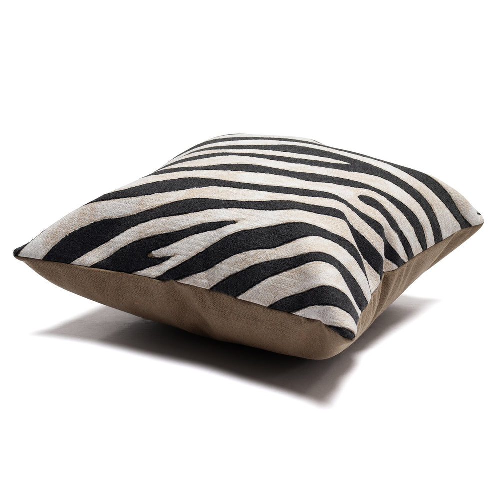 Trans Ocean Liora Manne Visions I Zebra Indoor/Outdoor Handmade Pillow - Stylish Graphic Animal Print Accent Black Polyester 7sa1s304348