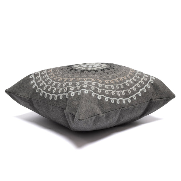 Trans Ocean Liora Manne Visions Iii Indoor/Outdoor Handmade Pillow - Transitional Medallion Artistry In Blue Grey Polyester 7sc1s410547