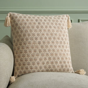 Safavieh Jemm, Bold Graphic Cotton Throw Pillow Polyfill Insert Eclectic Accent for Sofas PLS715A-2020