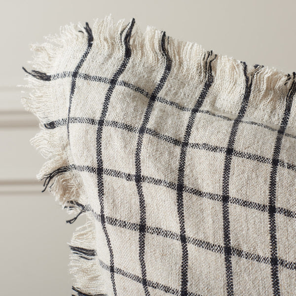 Safavieh Raie, 20 X 20, Natural/Black, Linen Pillow Natural / Black PLS8004A-2020