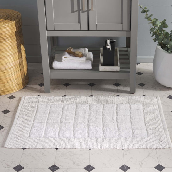 Safavieh Bennett Handwoven Cotton Bathmat with Raised Grid Texture for Minimalist Bathrooms PMBS903F-3220