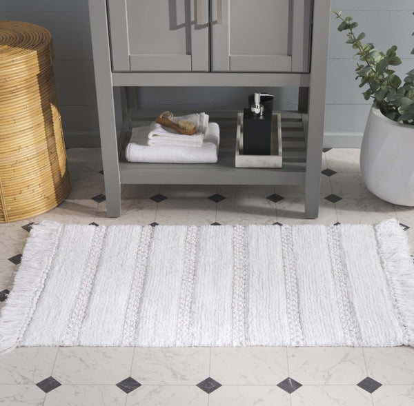 Safavieh Finn Handwoven Cotton Bathmat with Fringe Trim for Minimalist Scandinavian Bathrooms PMBS905F-3220