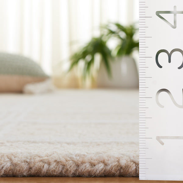 Safavieh Pine Elegant Hand-tufted Area Rug In Soothing Tones For Cozy Comfort And Timeless Style Beige ,Ivory Wool & Cotton Pne103b-5