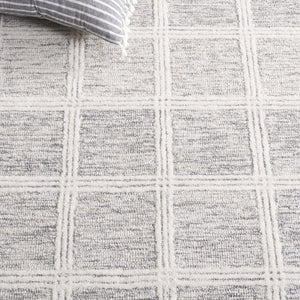 Safavieh Pine Elegant Hand-tufted Area Rug In Soothing Tones For Cozy Comfort And Timeless Style Grey ,Ivory Wool & Cotton Pne103f-6r