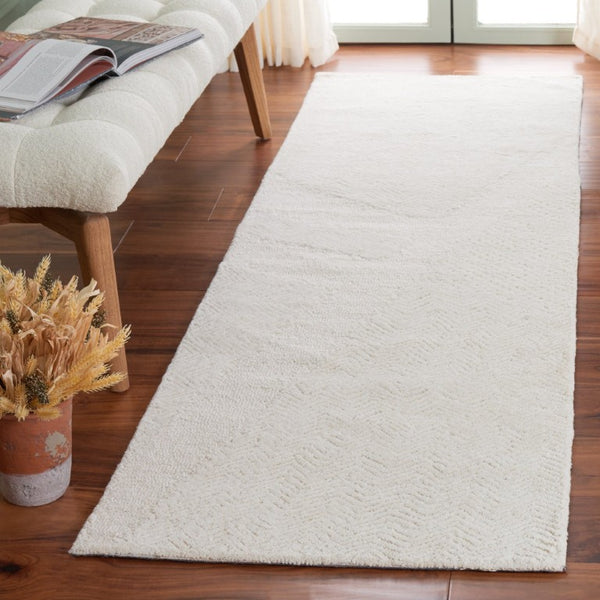 Safavieh Pine Hand-Tufted Ivory Chevron Wool Runner for Hallways and Entryways 2'-3" x 8'-0" PNE108A-28