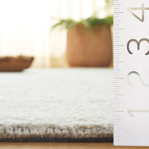 Safavieh Pine Hand Tufted Wool Runner Rug - Timeless Elegance For Hallways And Entryways, Luxurious Texture Beige ,Grey Hand Spun Wool Pile Pne114b-5