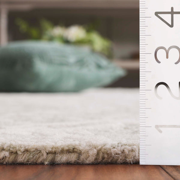 Safavieh Pine Hand-tufted Wool Runner Rug - Elegant Floral Design For Hallways And Home Décor Luxury Light Green ,Ivory Wool Pile Pne401w-5