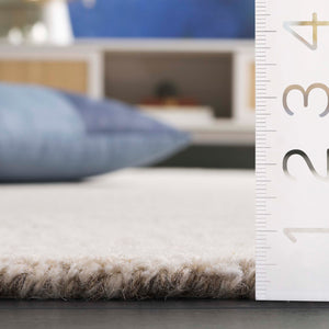 Safavieh Pine Hand-tufted Wool Runner Rug - Luxurious Modern Design For Hallways And Elegant Spaces Beige ,Ivory Wool Pile Pne402b-5