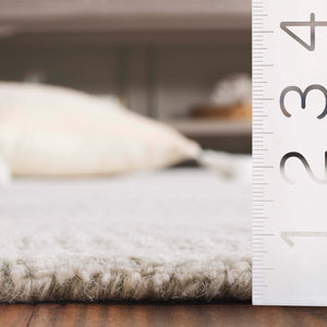 Safavieh Pine Hand-tufted Wool Runner Rug - Luxurious Modern Design For Hallways And Elegant Spaces Sage Green ,Ivory Wool Pile Pne402w-5