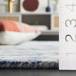 Safavieh Pine Modern Grey And Ivory Runner Rug - Hand-tufted Wool, Distressed Abstract Design For Elegance Blue ,Ivory Wool Pile Pne403m-5