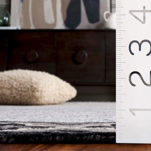 Safavieh Pine Hand-tufted Runner Rug - Luxurious Wool Design To Elevate Your Modern Home Decor Today! Charcoal ,Ivory Wool Pile Pne501h-5