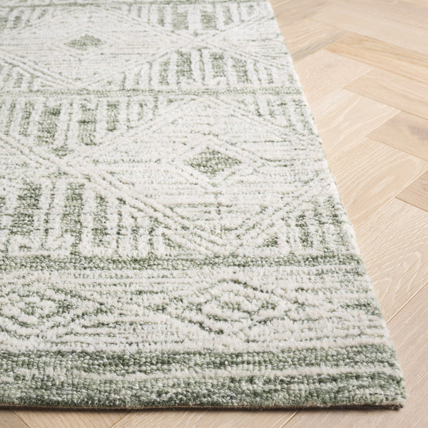 Safavieh Pine Handtufted Wool And Cotton Runner - Luxurious Geometric Design For Elegant Home Accents Green ,Ivory Wool & Cotton Pne603y-5