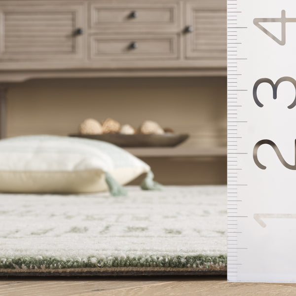 Safavieh Pine Handtufted Wool And Cotton Runner - Luxurious Geometric Design For Elegant Home Accents Green ,Ivory Wool & Cotton Pne603y-5