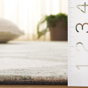 Safavieh Pine Hand-tufted Runner Rug – Elegant Geometric Design For Hallways, Entryways, And Corridors Sage ,Ivory 80% Wool,10% Cotton,10% Latex Pne701w-5