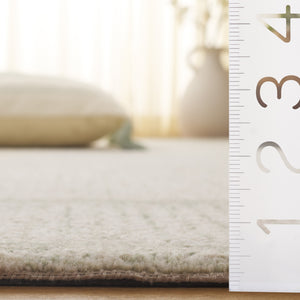 Safavieh Pine Elegant Hand-tufted Runner Rug - Luxurious Modern Design For Hallways And Entryways Sage ,Ivory 80% Wool,10% Cotton,10% Latex Pne703w-5