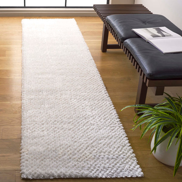 Safavieh Penelope Shag Area Rug - Luxurious Soft Texture, Durable Power-loomed Design, Elegant Home Accent Ivory 73% Polyester,27% Jute Pnl500a-6